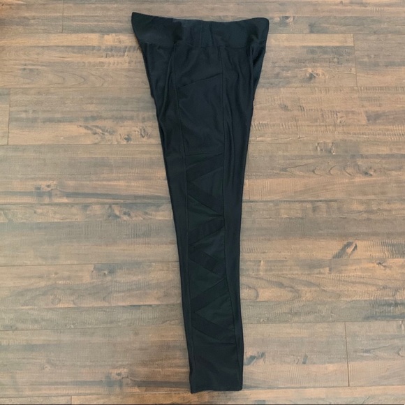 EUC criss cross mesh x by gottex black leggings - Picture 6 of 9